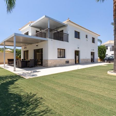 Lime 3-Bedroom Villa In Protarász Kültér fotó