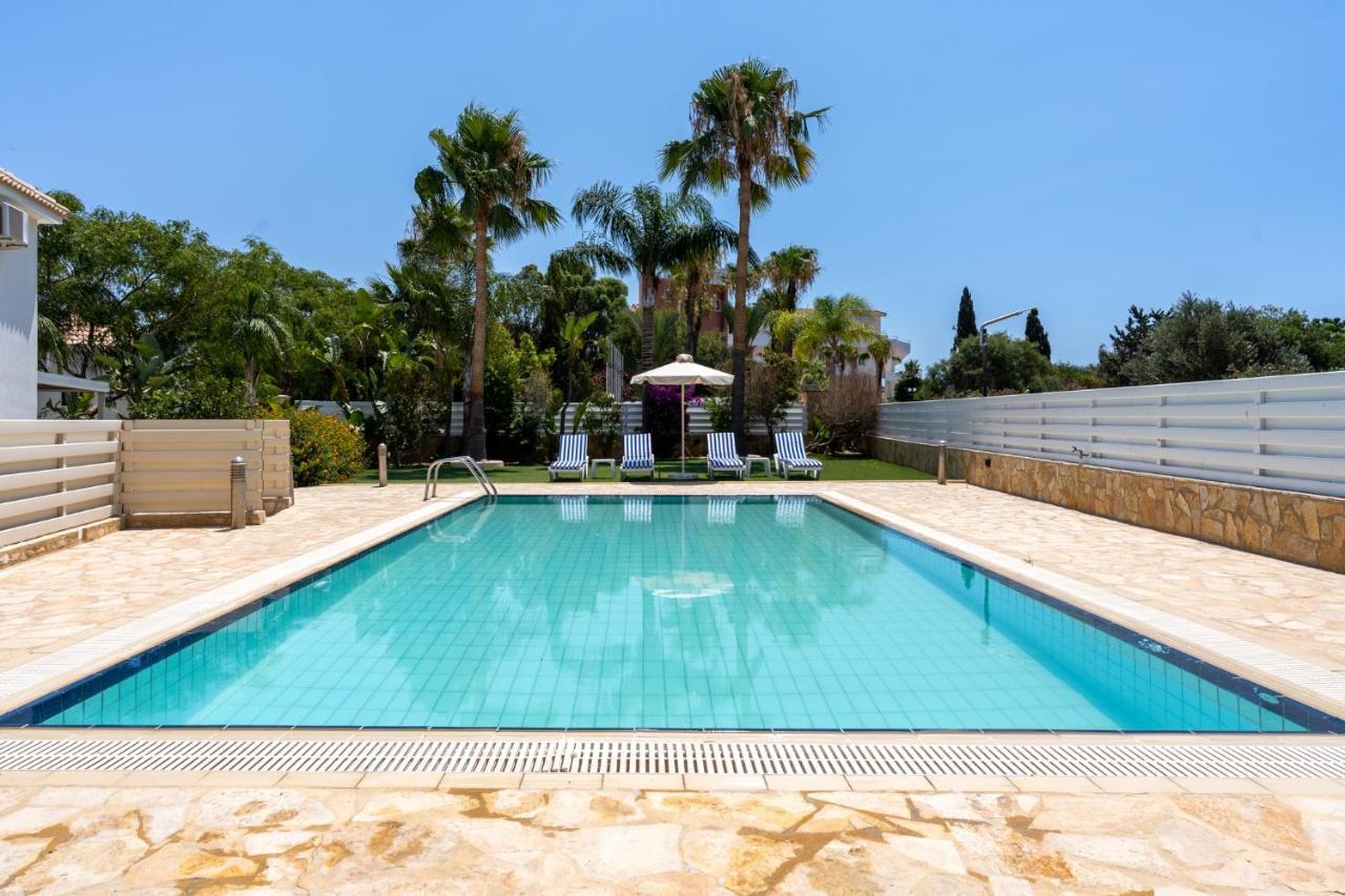 Lime 3-Bedroom Villa In Protarász Kültér fotó