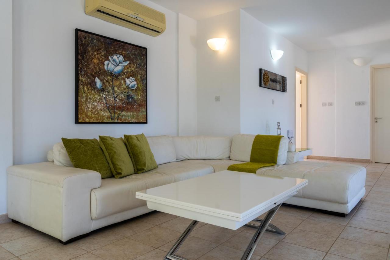 Lime 3-Bedroom Villa In Protarász Kültér fotó