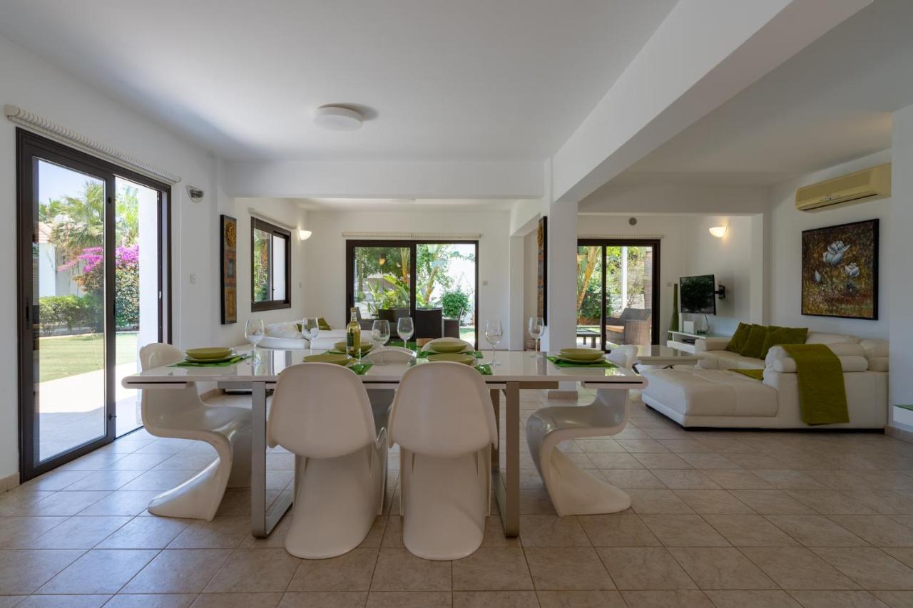 Lime 3-Bedroom Villa In Protarász Kültér fotó
