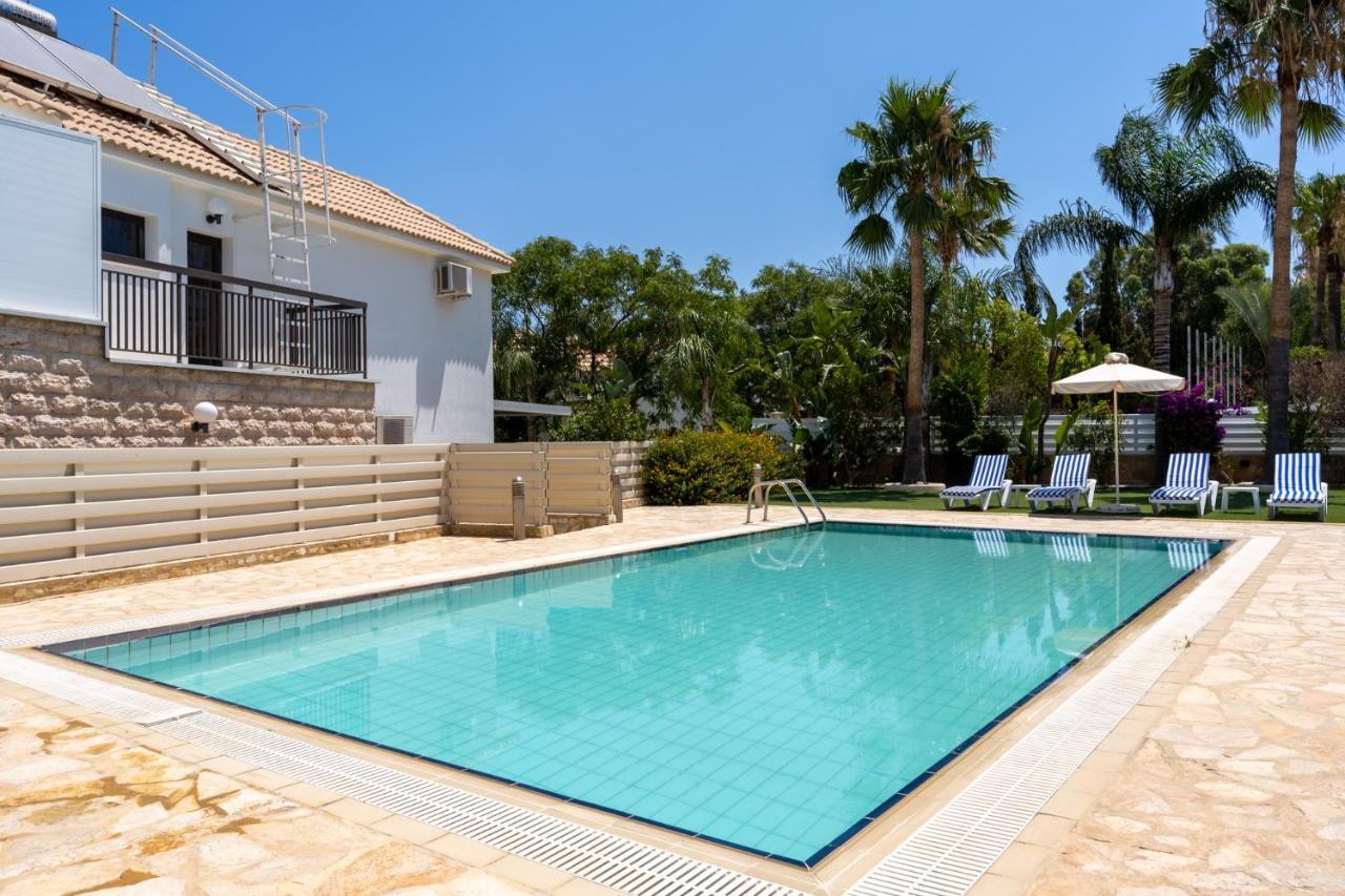 Lime 3-Bedroom Villa In Protarász Kültér fotó