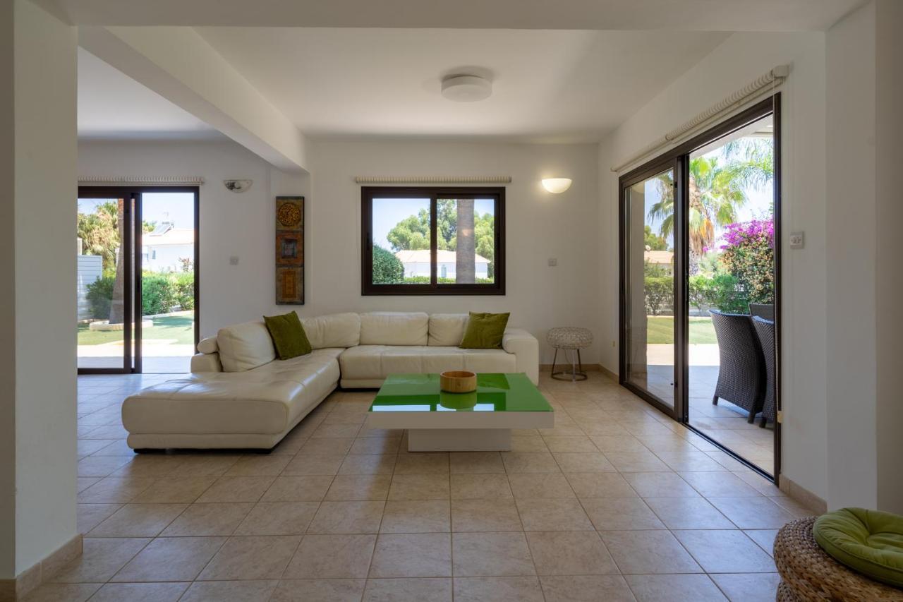 Lime 3-Bedroom Villa In Protarász Kültér fotó