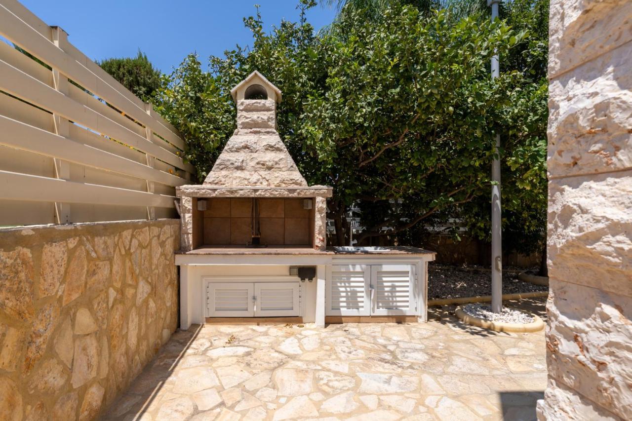 Lime 3-Bedroom Villa In Protarász Kültér fotó