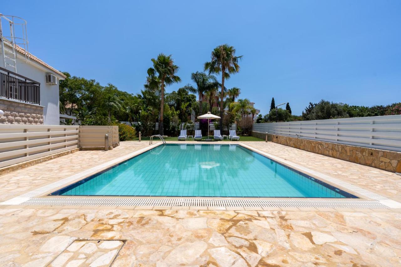 Lime 3-Bedroom Villa In Protarász Kültér fotó