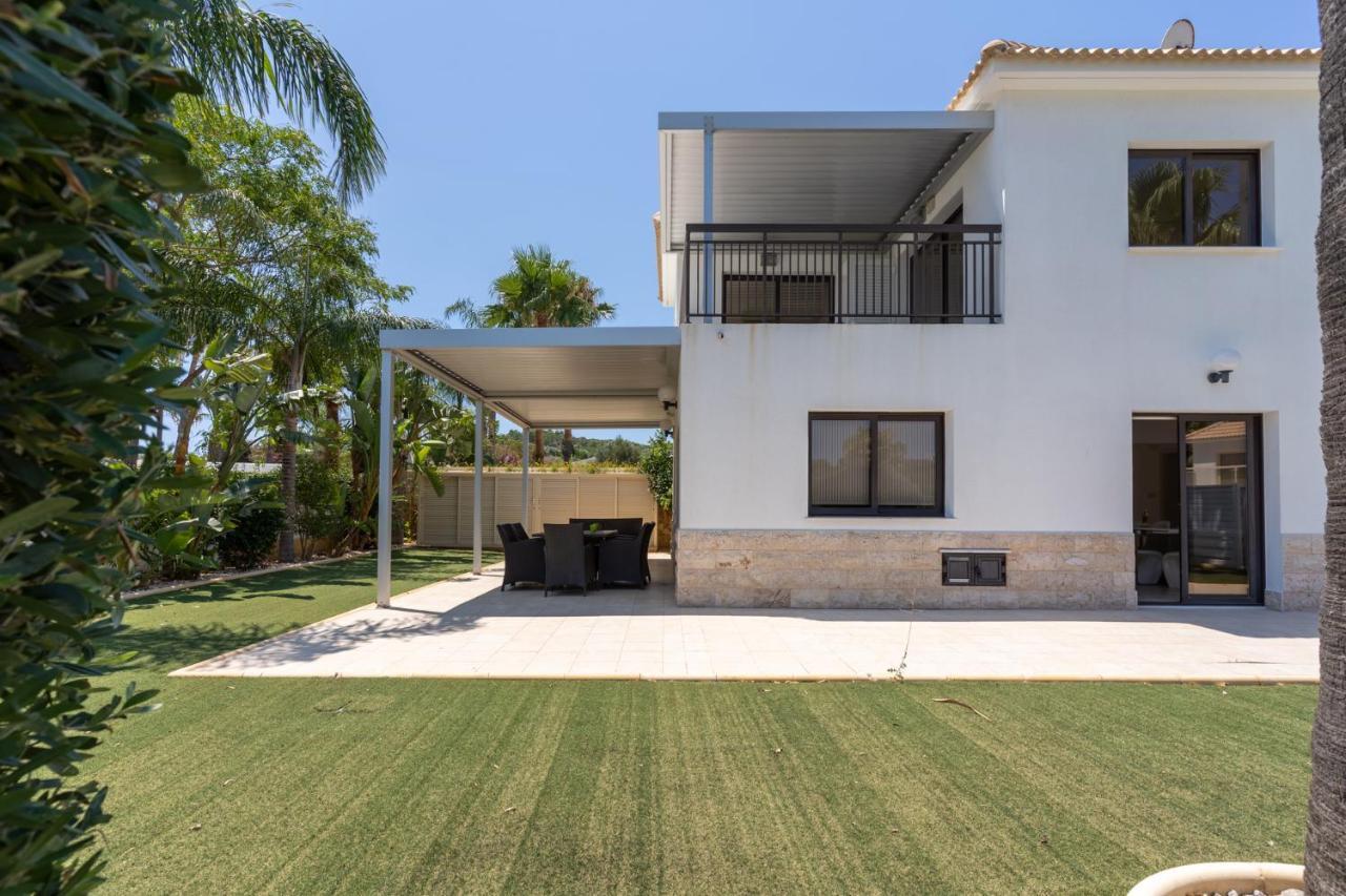 Lime 3-Bedroom Villa In Protarász Kültér fotó