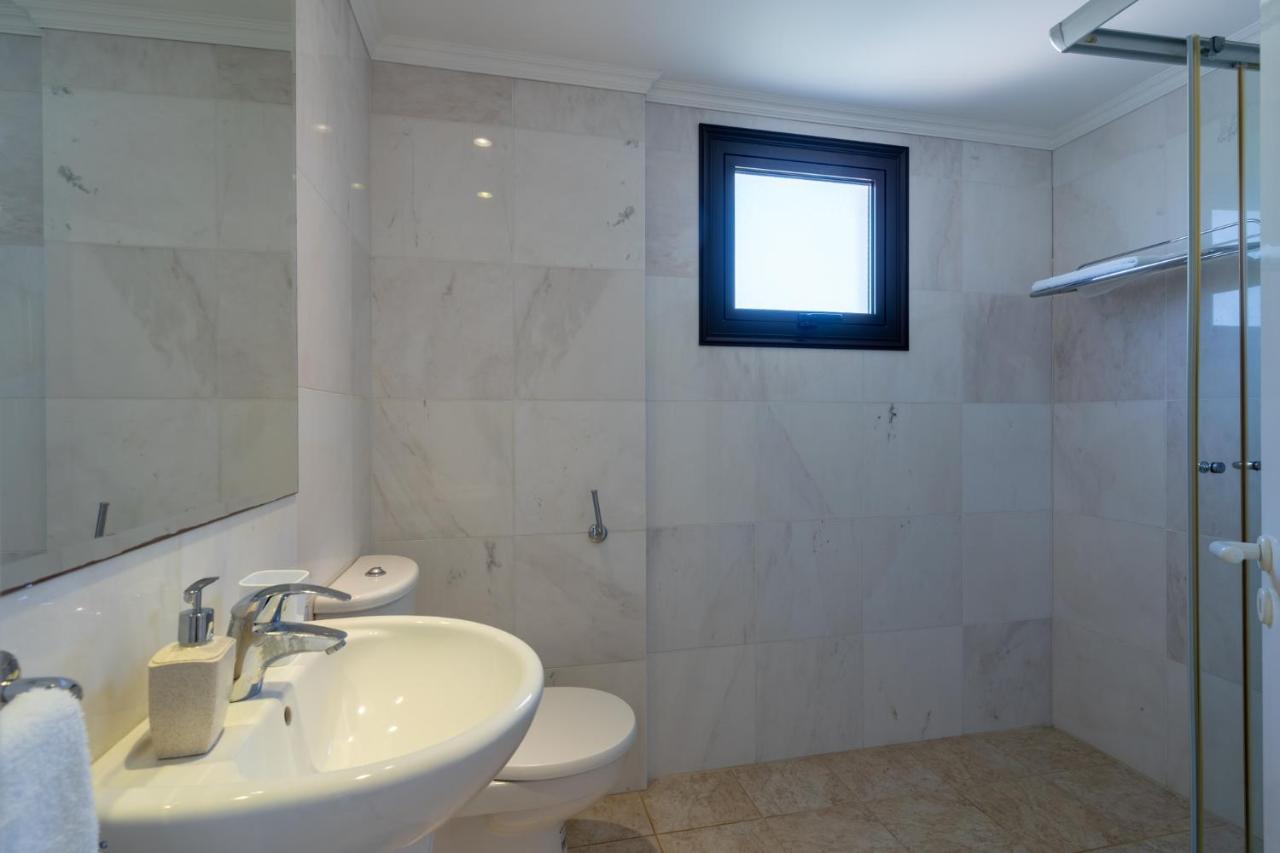 Lime 3-Bedroom Villa In Protarász Kültér fotó