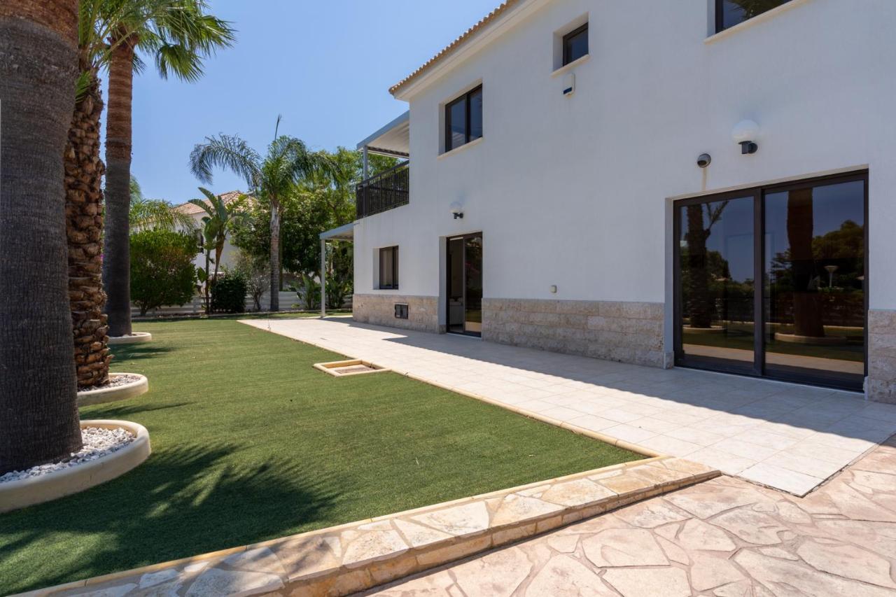 Lime 3-Bedroom Villa In Protarász Kültér fotó