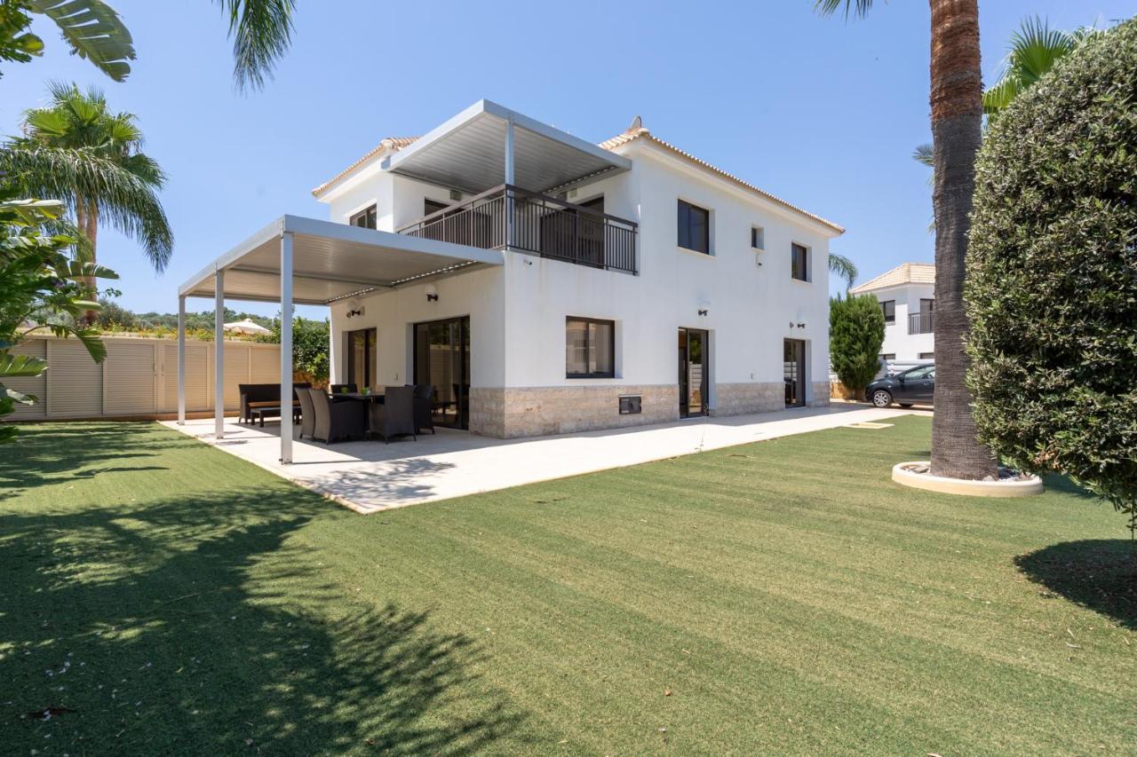 Lime 3-Bedroom Villa In Protarász Kültér fotó
