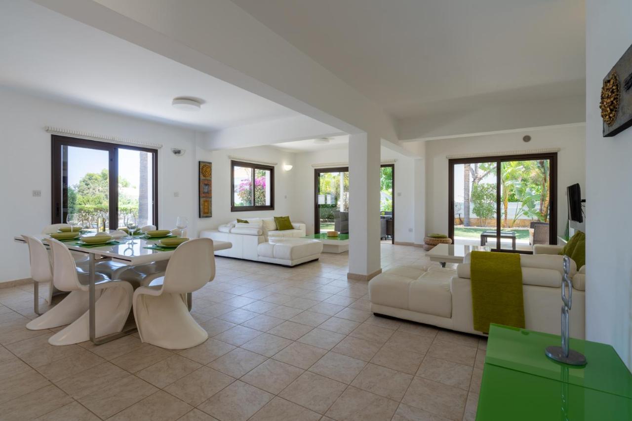 Lime 3-Bedroom Villa In Protarász Kültér fotó