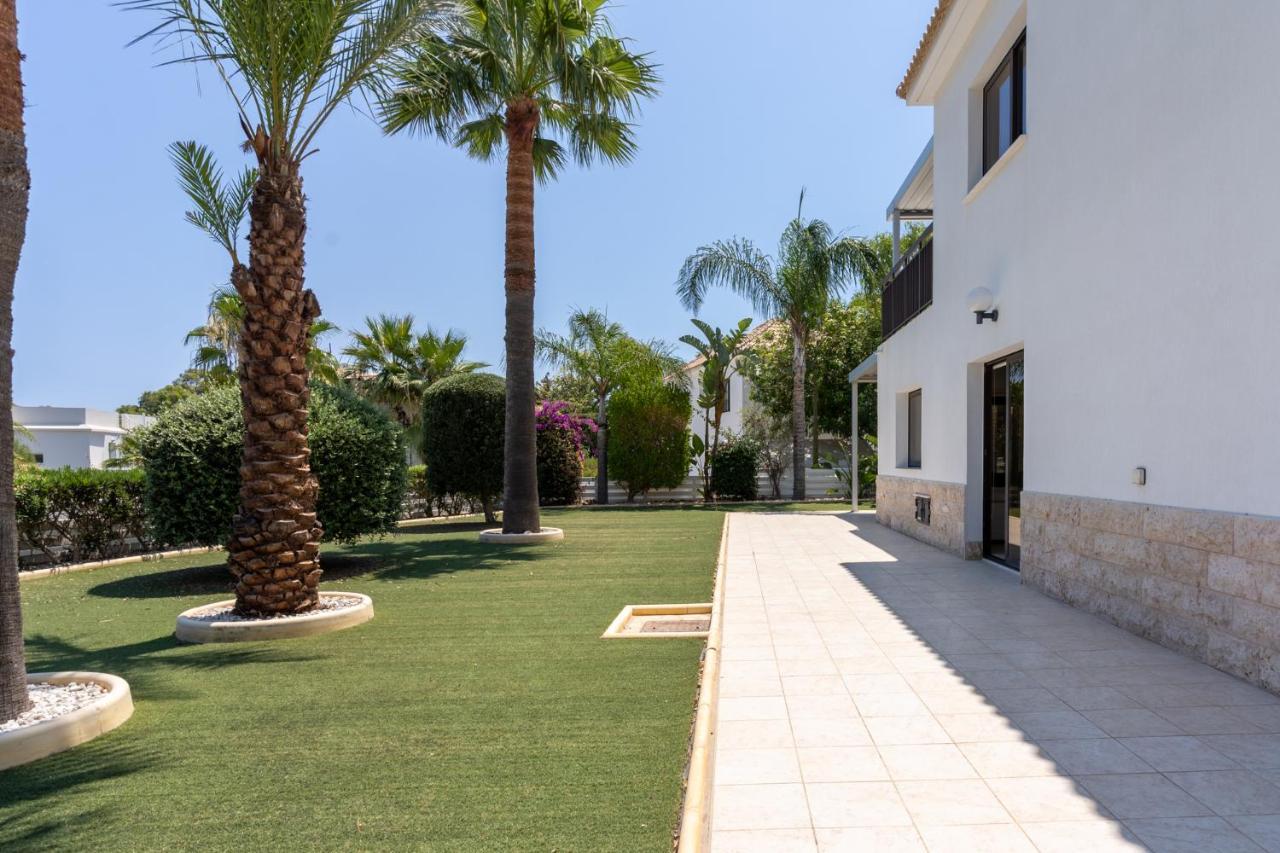 Lime 3-Bedroom Villa In Protarász Kültér fotó