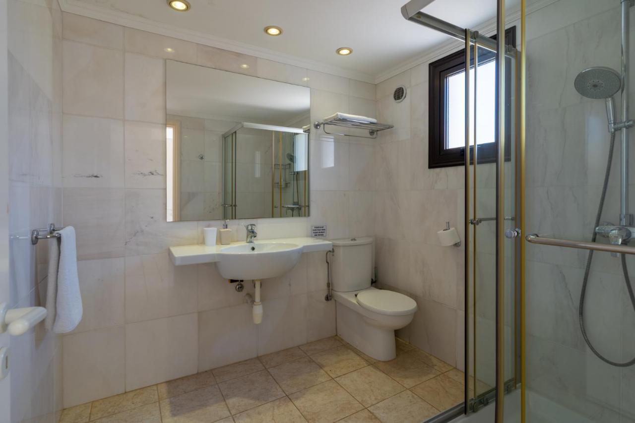 Lime 3-Bedroom Villa In Protarász Kültér fotó